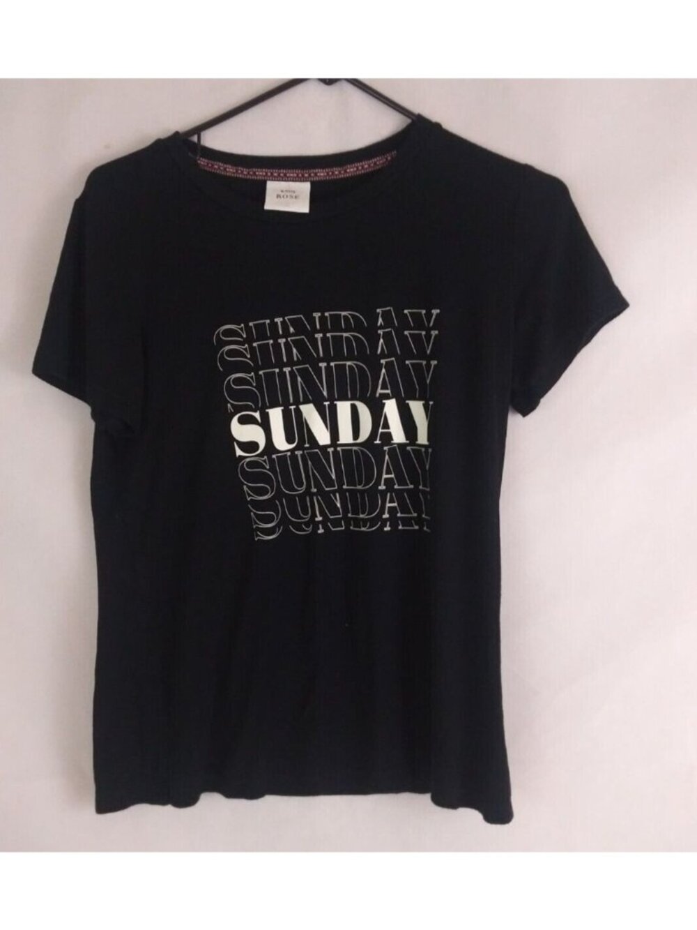 Knox Rose Women's Black T-Shirt With Echoing Sunday Design Size Medium